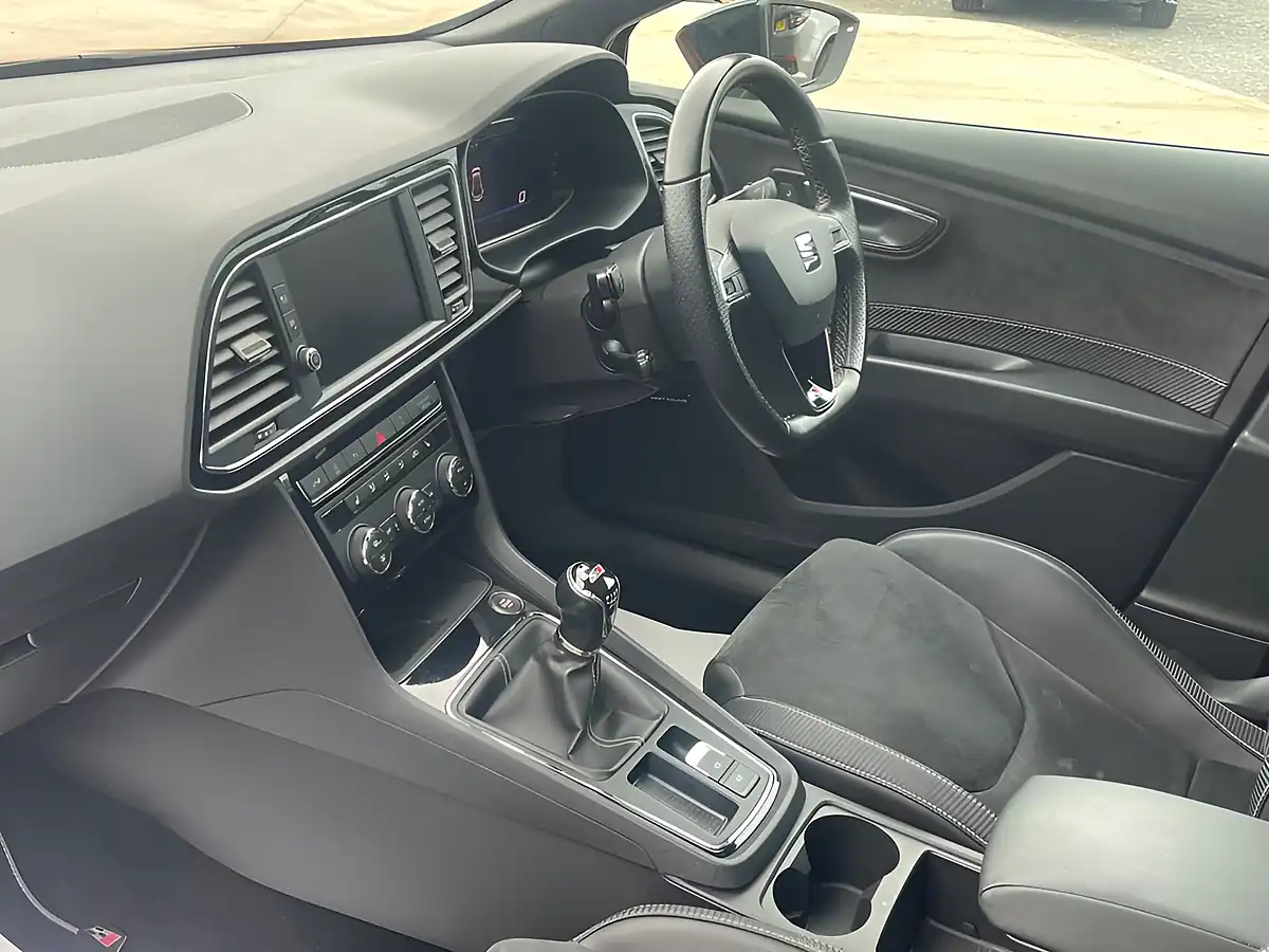 Used 2018 SEAT Leon Cupra Orange - Interior and Exterior details 11