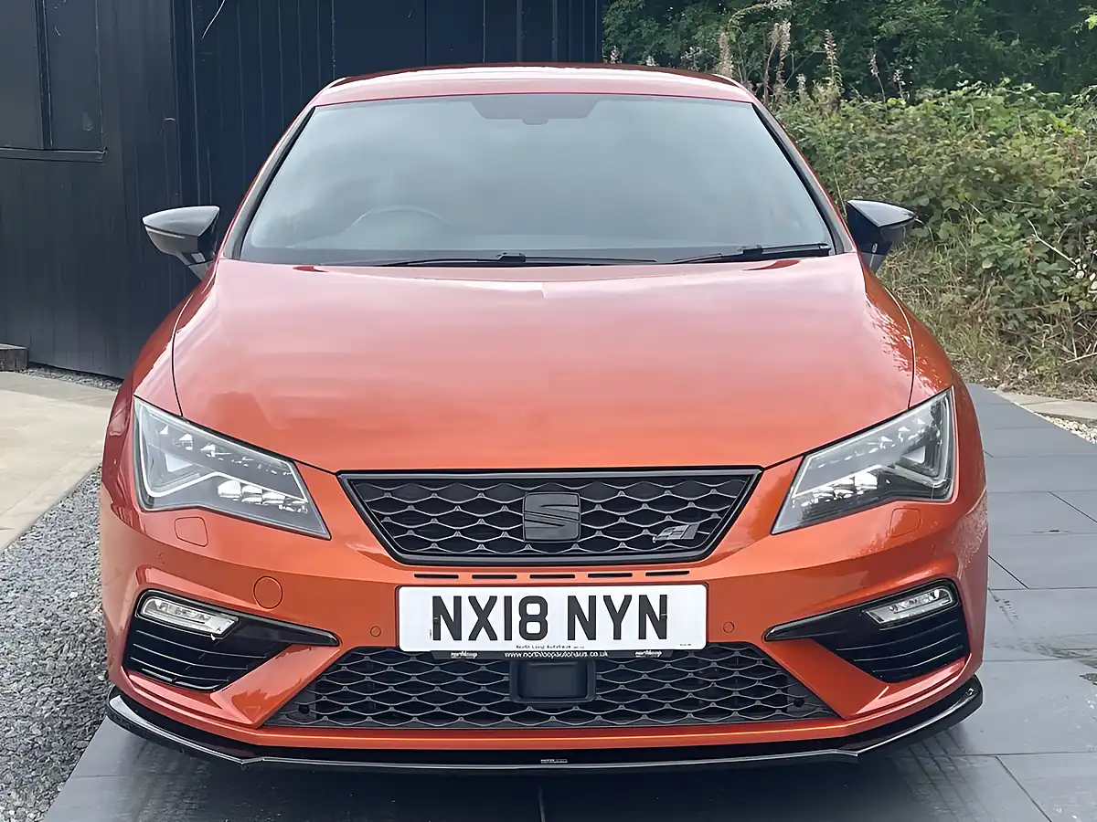 Used 2018 SEAT Leon Cupra Orange - Interior and Exterior details 2
