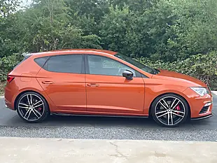 Used 2018 SEAT Leon Cupra Orange - Interior and Exterior details 3
