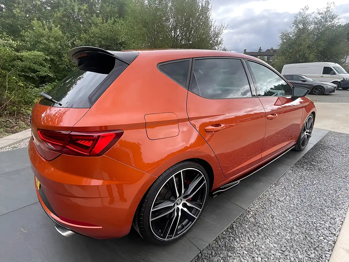Used 2018 SEAT Leon Cupra Orange - Interior and Exterior details 7