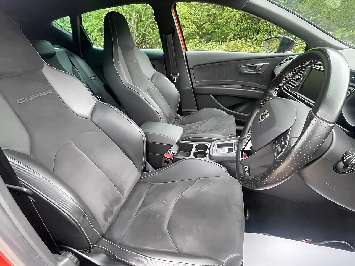 Used 2018 SEAT Leon Cupra Orange - Interior and Exterior details 8