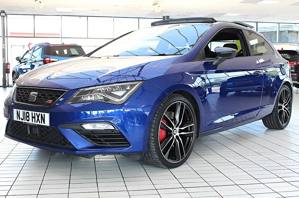 Used 2018 SEAT Leon Cupra Sport Coupe Blue - Front View