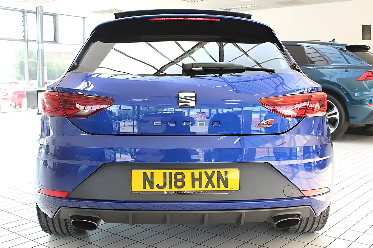 Used 2018 SEAT Leon Cupra Sport Coupe Blue - Interior and Exterior details 10