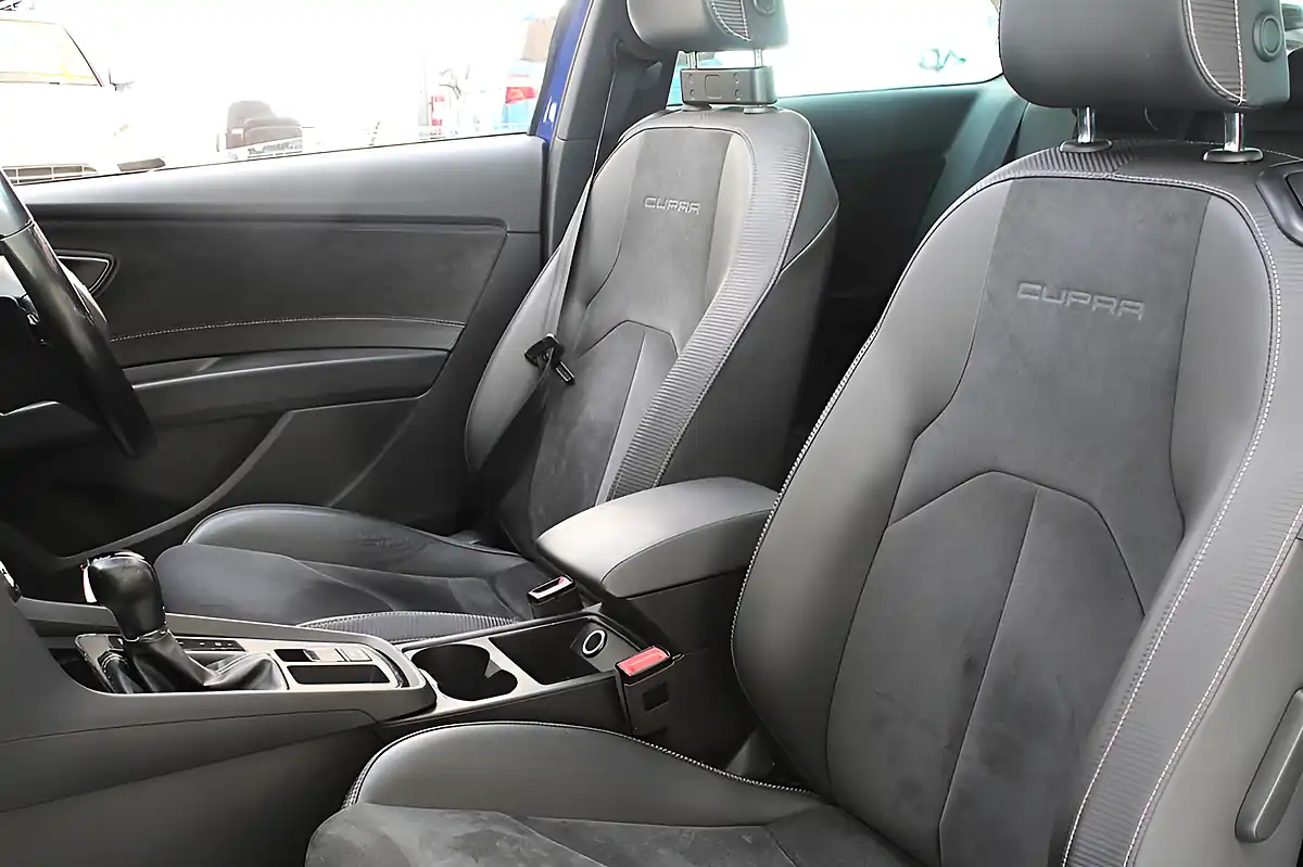Used 2018 SEAT Leon Cupra Sport Coupe Blue - Interior and Exterior details 12