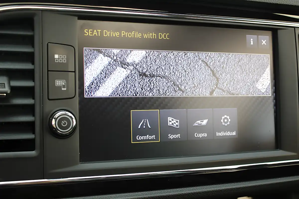 Used 2018 SEAT Leon Cupra Sport Coupe Blue - Interior and Exterior details 16