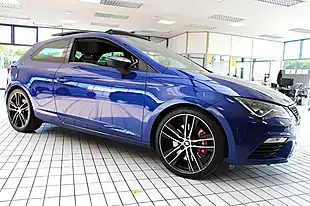 Used 2018 SEAT Leon Cupra Sport Coupe Blue - Interior and Exterior details 7