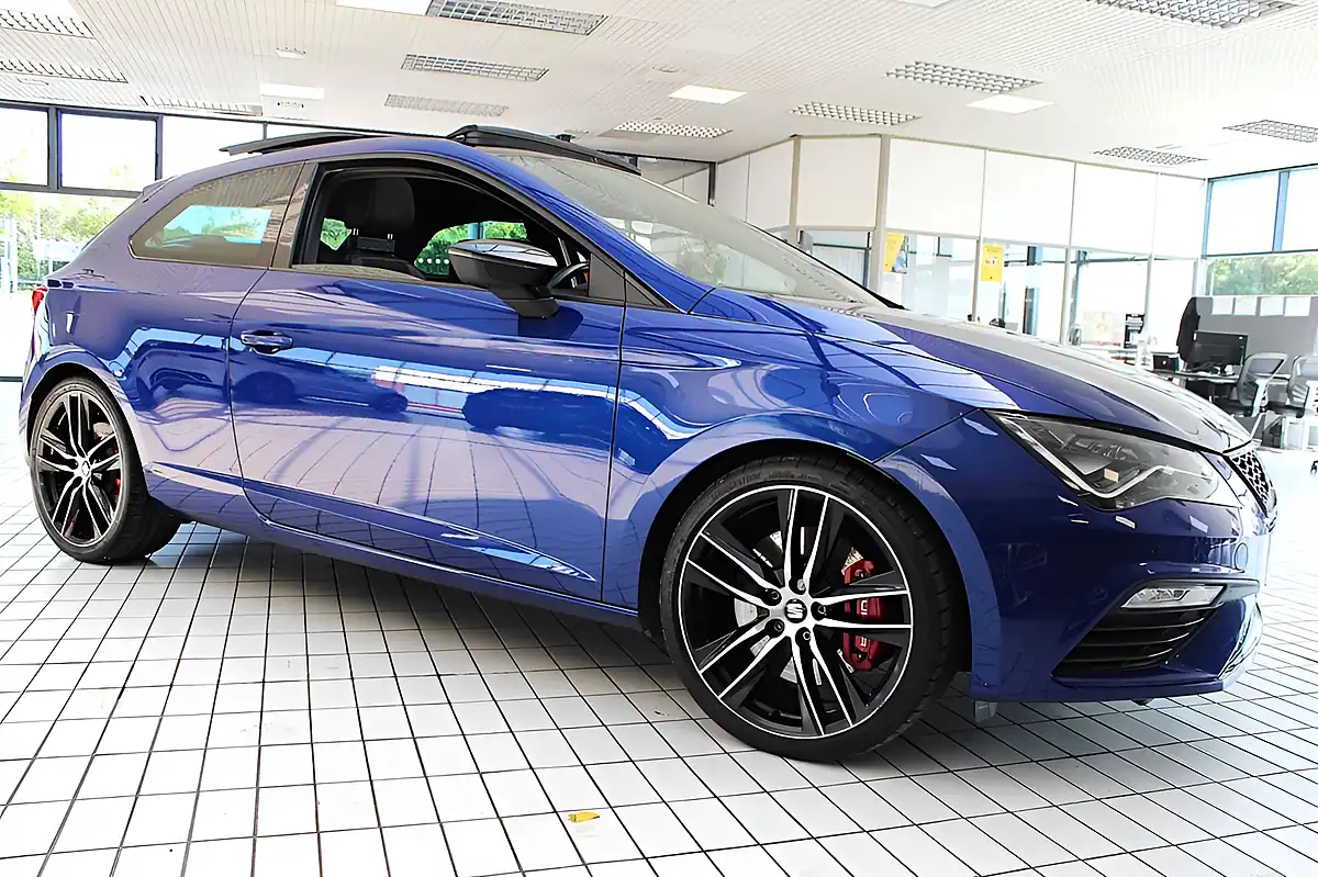 Used 2018 SEAT Leon Cupra Sport Coupe Blue - Interior and Exterior details 7