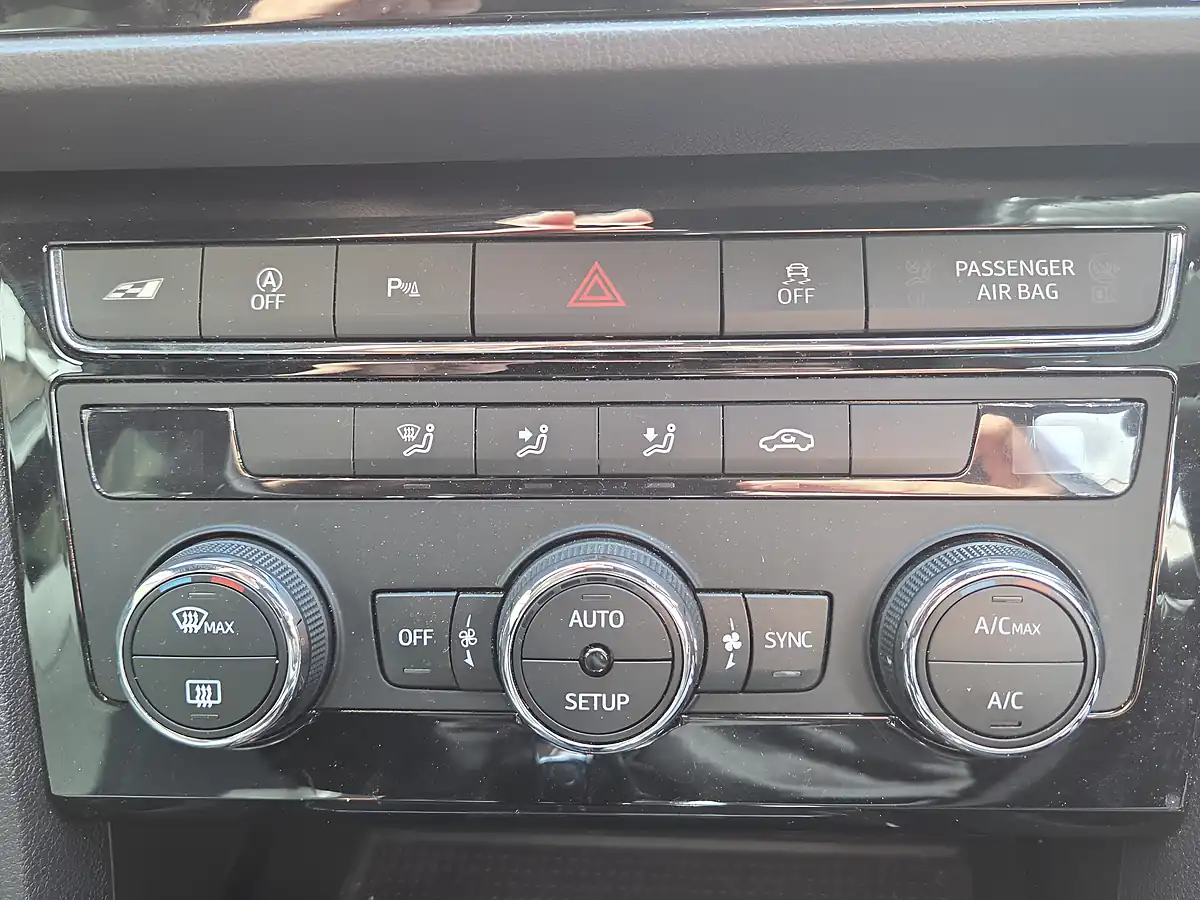 Used 2018 SEAT Leon Cupra White - Interior and Exterior details 14