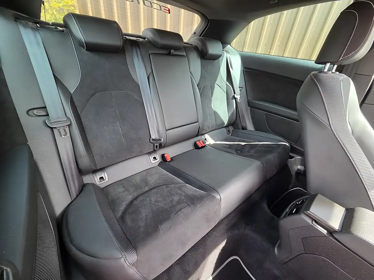 Used 2018 SEAT Leon Cupra White - Interior and Exterior details 17
