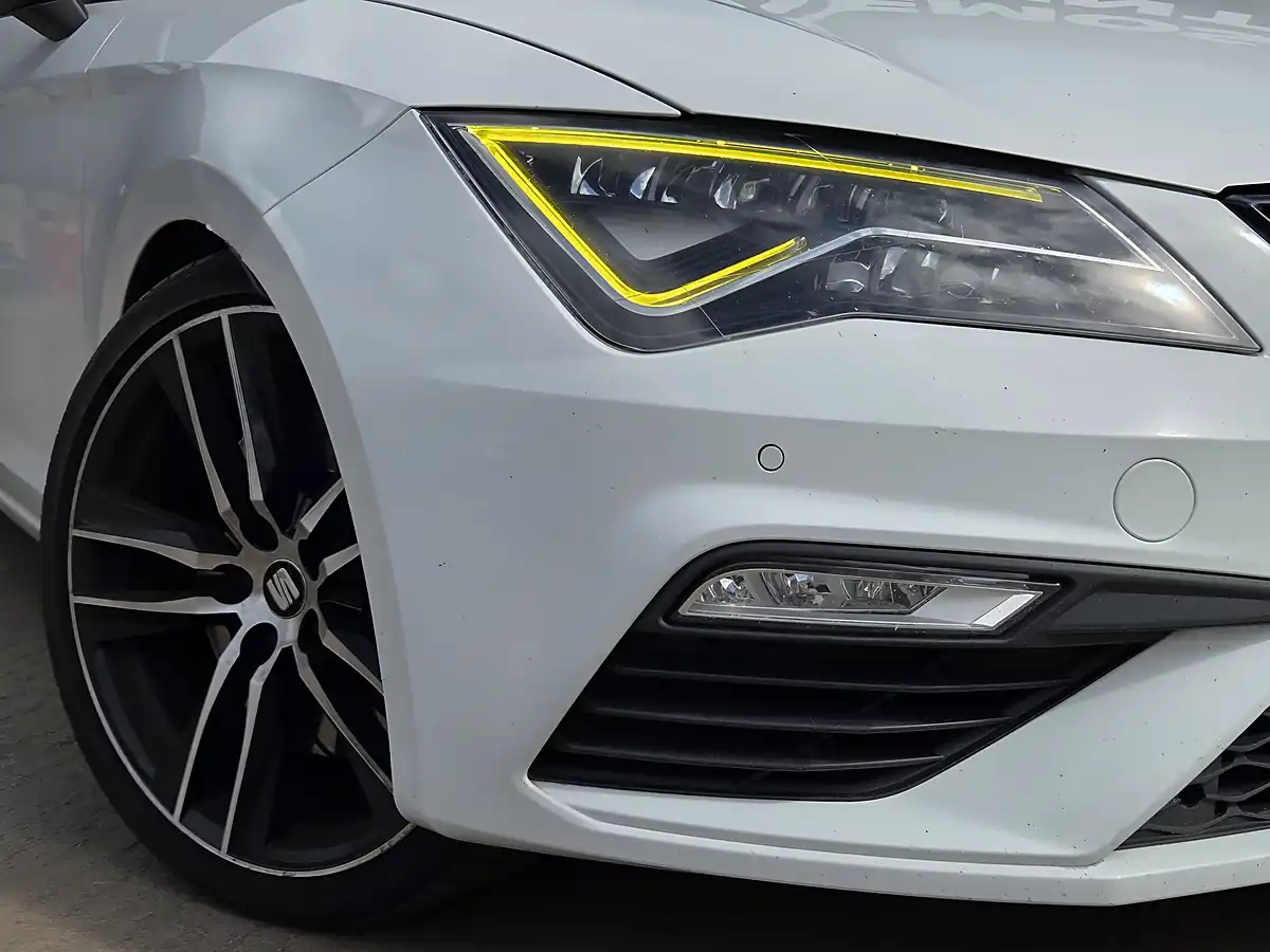 Used 2018 SEAT Leon Cupra White - Interior and Exterior details 2