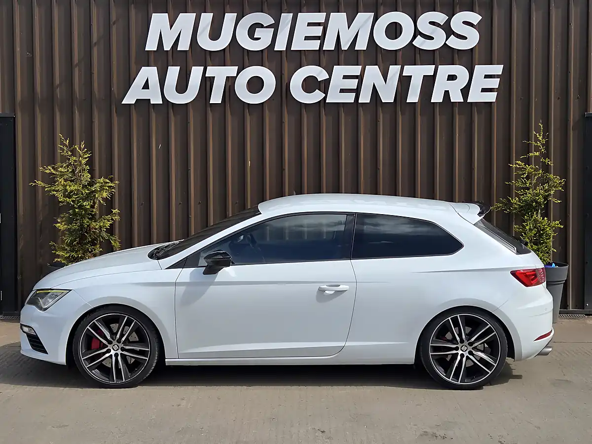 Used 2018 SEAT Leon Cupra White - Interior and Exterior details 4
