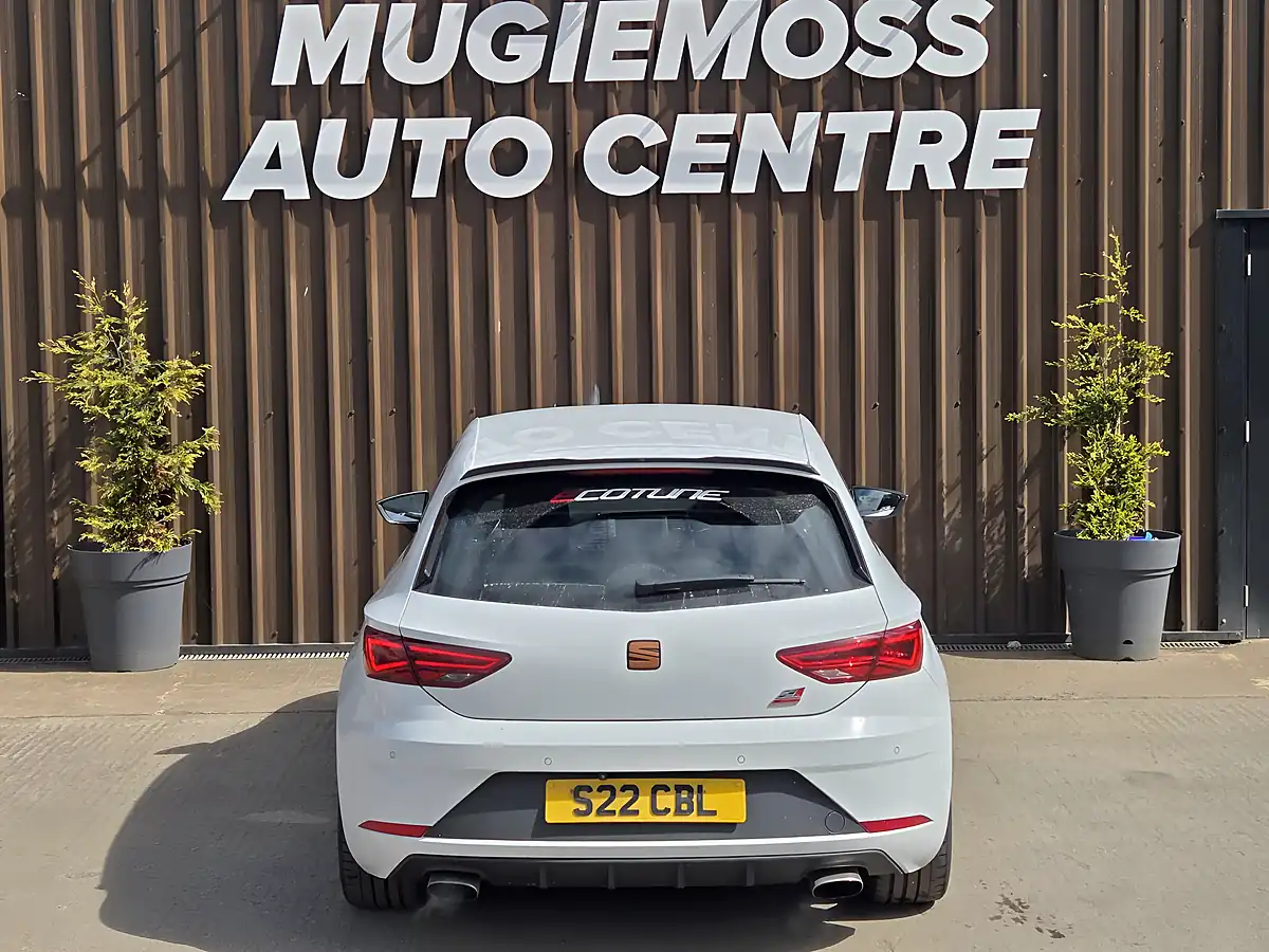 Used 2018 SEAT Leon Cupra White - Interior and Exterior details 5