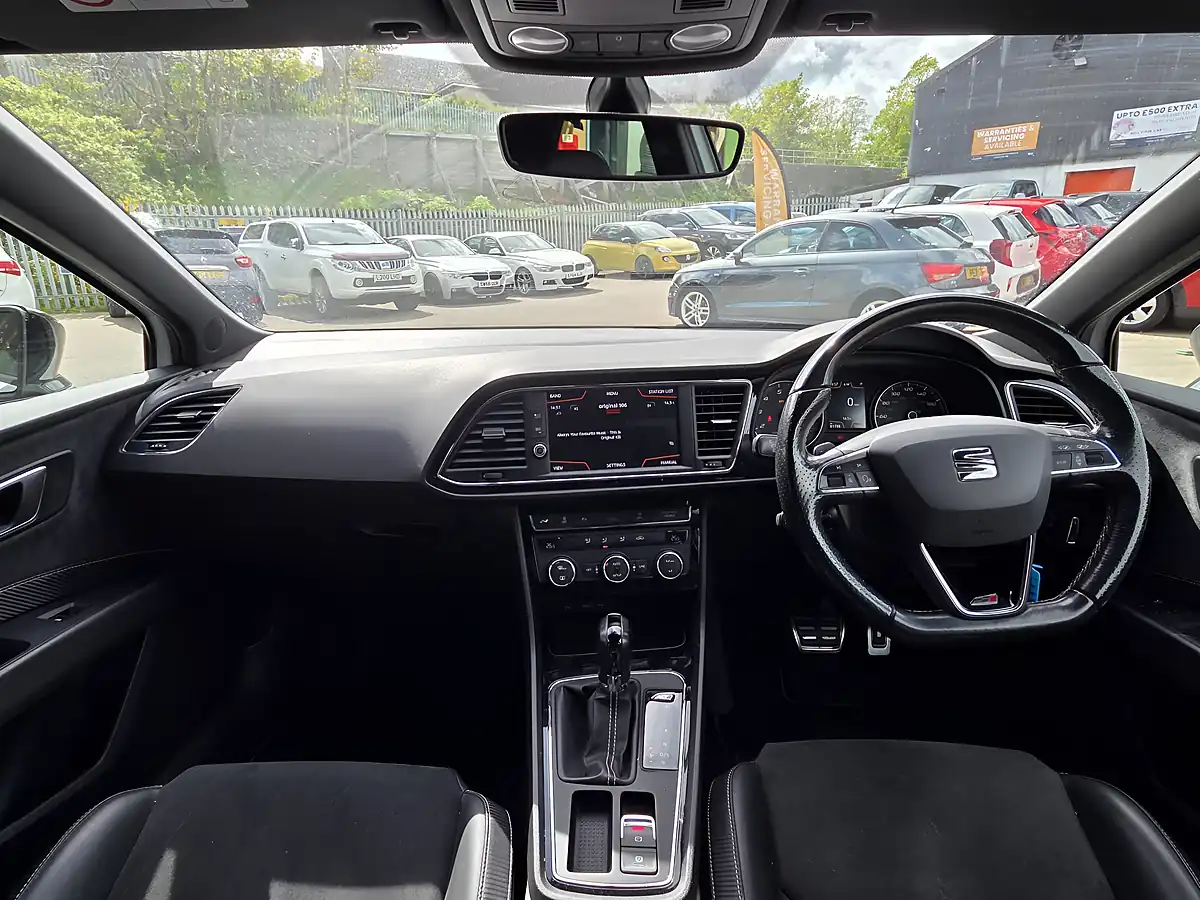 Used 2018 SEAT Leon Cupra White - Interior and Exterior details 7
