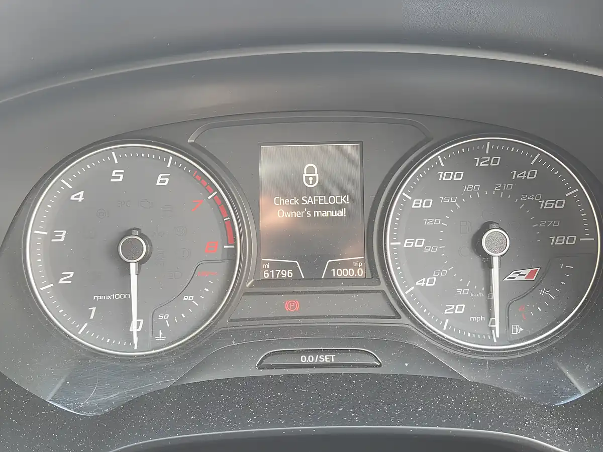 Used 2018 SEAT Leon Cupra White - Interior and Exterior details 9