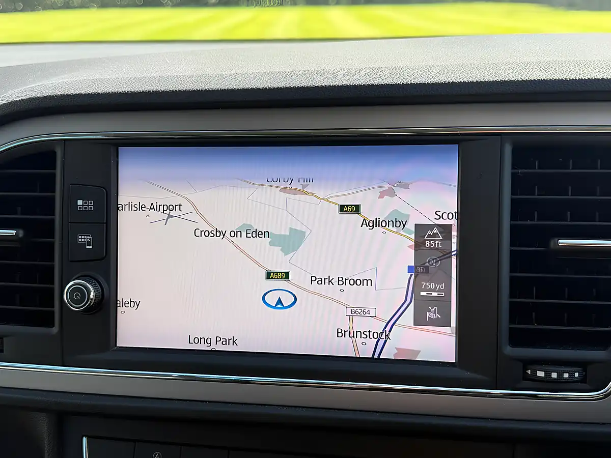 Used 2018 SEAT Leon Dynamic Silver - Interior and Exterior details 11