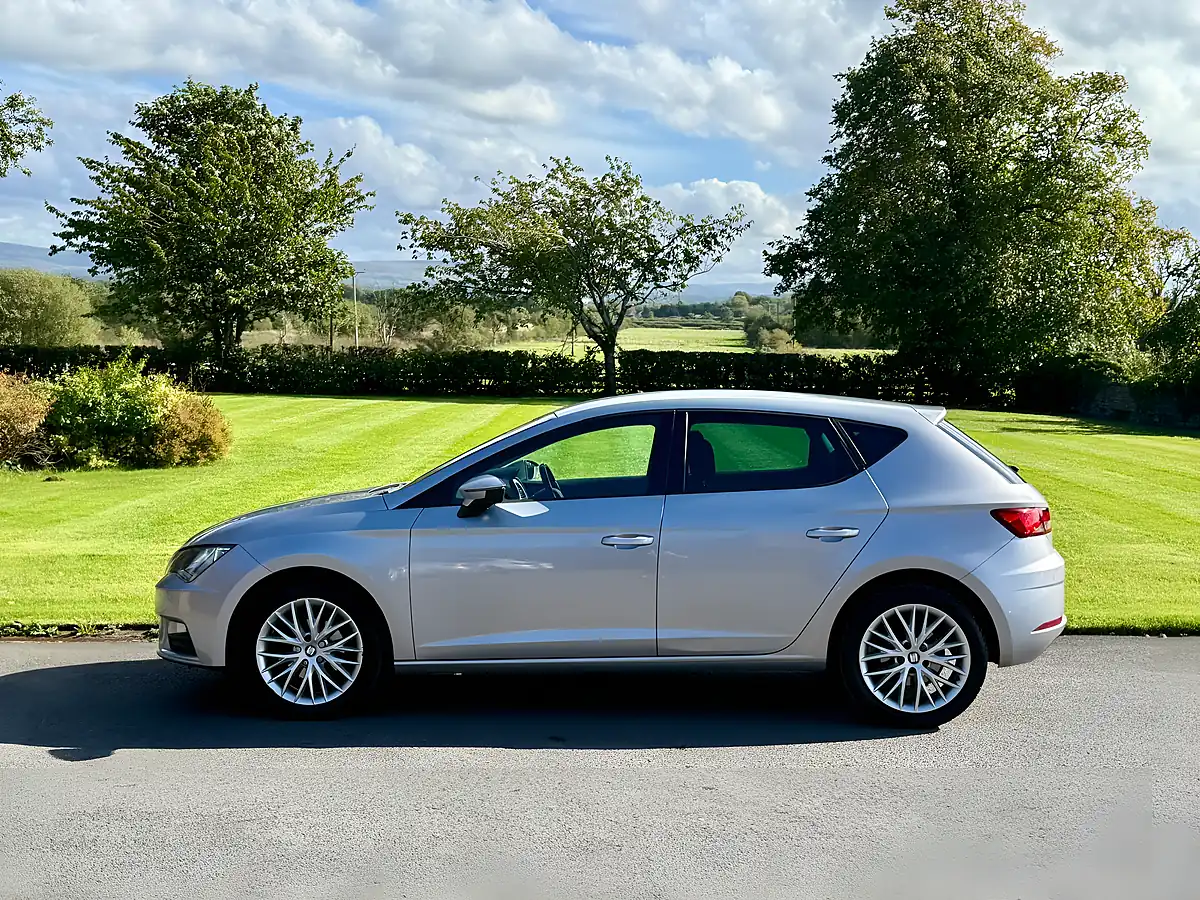 Used 2018 SEAT Leon Dynamic Silver - Interior and Exterior details 5
