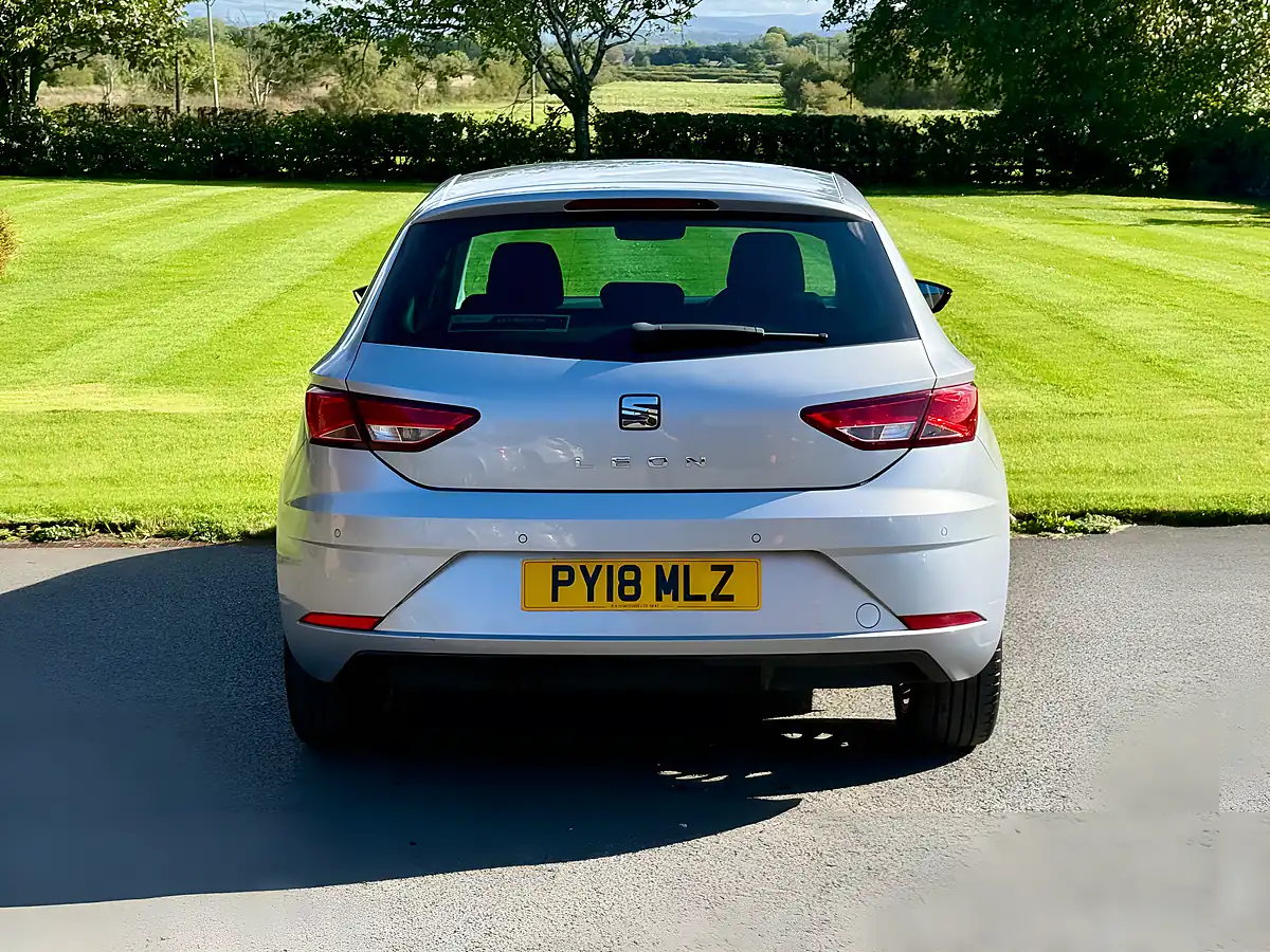 Used 2018 SEAT Leon Dynamic Silver - Interior and Exterior details 6