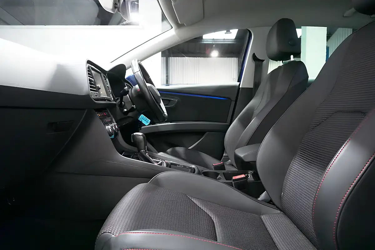 Used 2018 SEAT Leon Evo Fr Mystery Blue - Interior and Exterior details 11