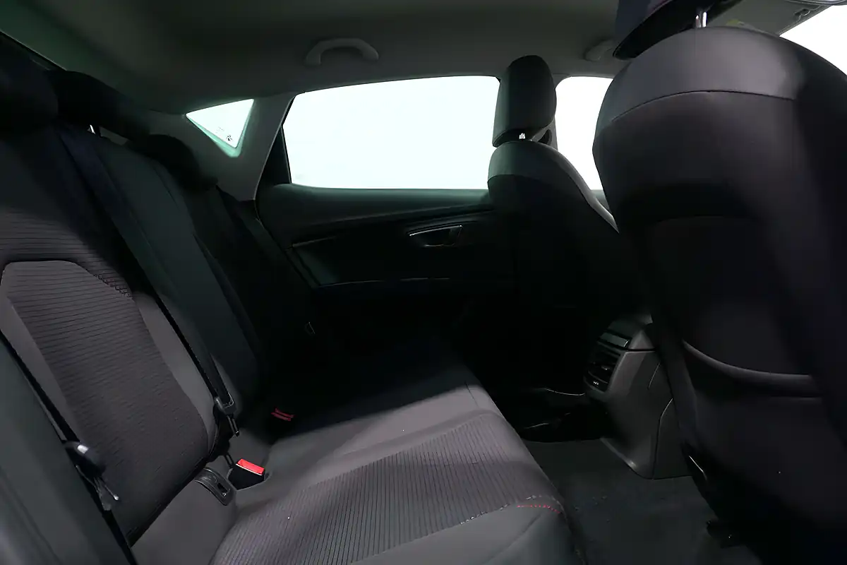 Used 2018 SEAT Leon Evo Fr Mystery Blue - Interior and Exterior details 12