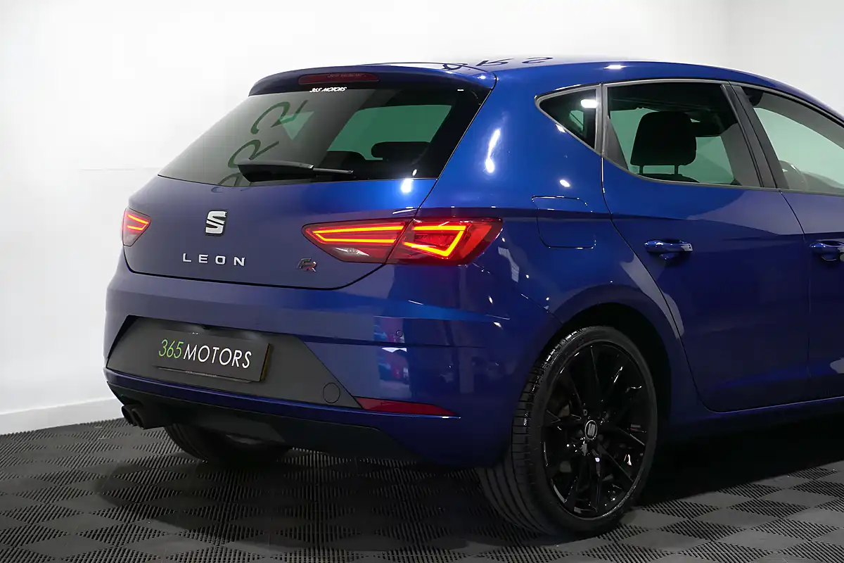 Used 2018 SEAT Leon Evo Fr Mystery Blue - Interior and Exterior details 14