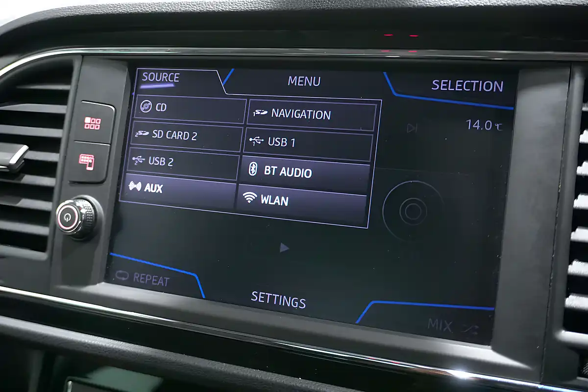 Used 2018 SEAT Leon Evo Fr Mystery Blue - Interior and Exterior details 17