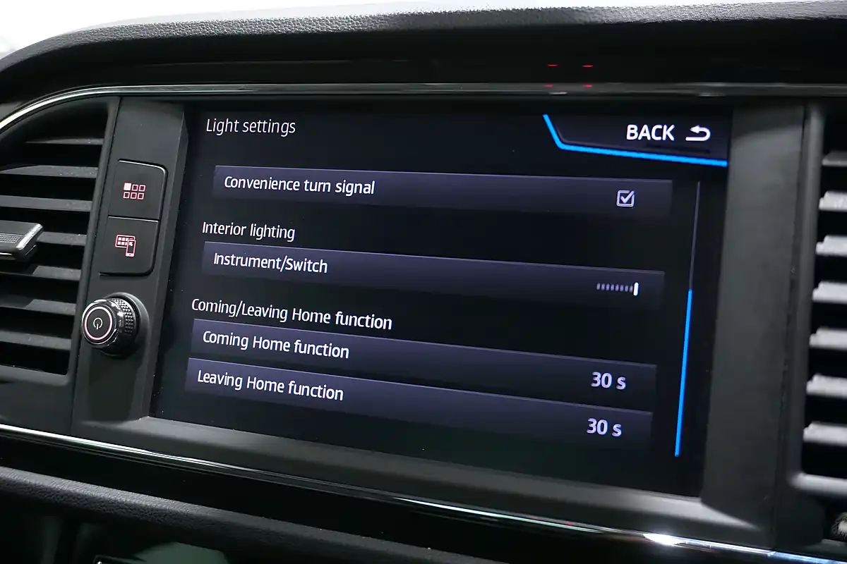 Used 2018 SEAT Leon Evo Fr Mystery Blue - Interior and Exterior details 19