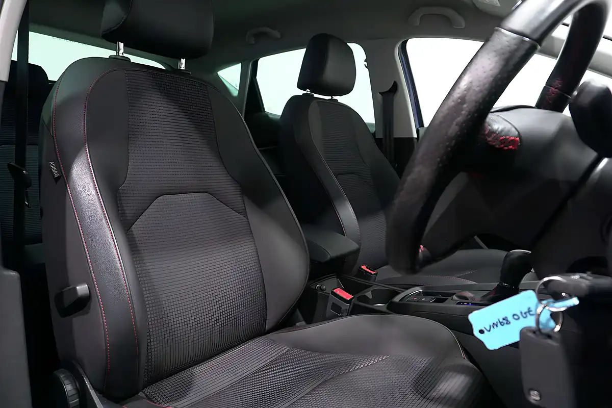 Used 2018 SEAT Leon Evo Fr Mystery Blue - Interior and Exterior details 5