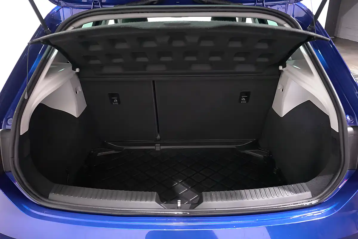 Used 2018 SEAT Leon Evo Fr Mystery Blue - Interior and Exterior details 9