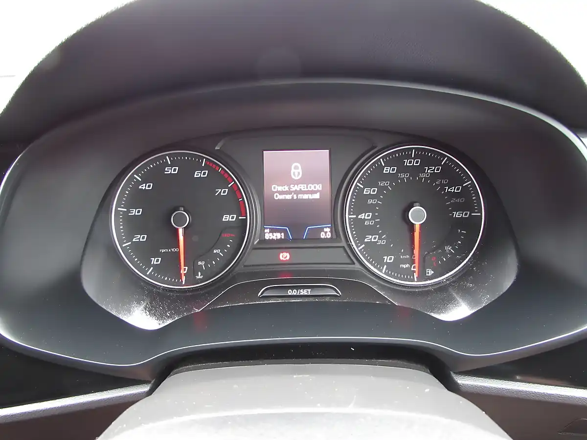 Used 2018 SEAT Leon Fr Blue - Interior and Exterior details 14