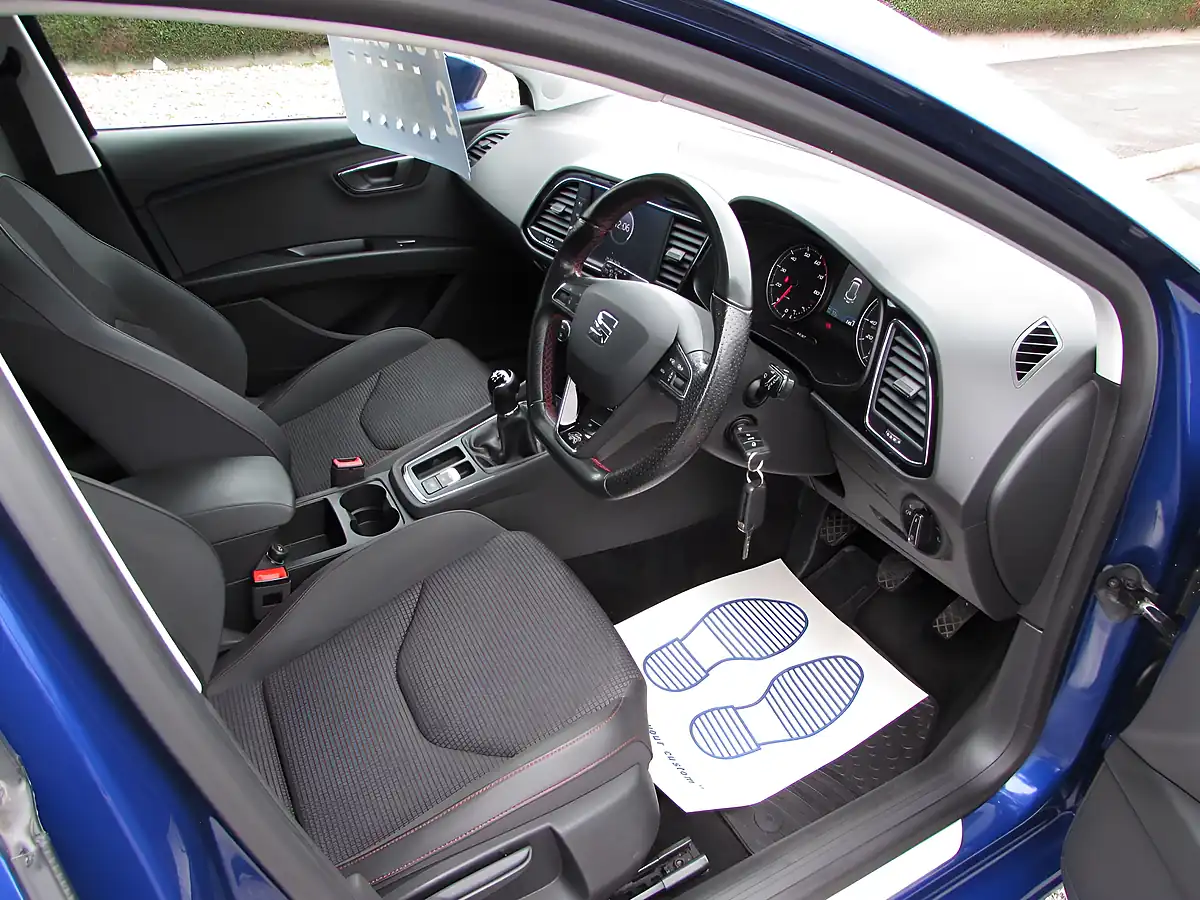 Used 2018 SEAT Leon Fr Blue - Interior and Exterior details 8