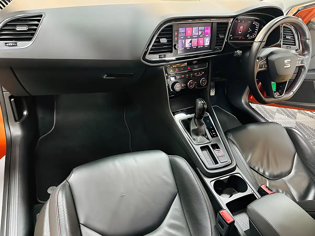 Used 2018 SEAT Leon Fr Sport Orange - Interior and Exterior details 3