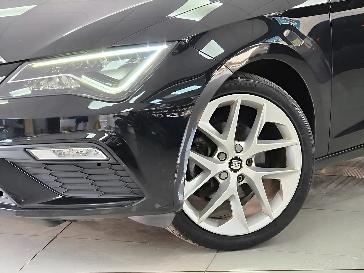 Used 2018 SEAT Leon Fr Technology Black - Interior and Exterior details 11