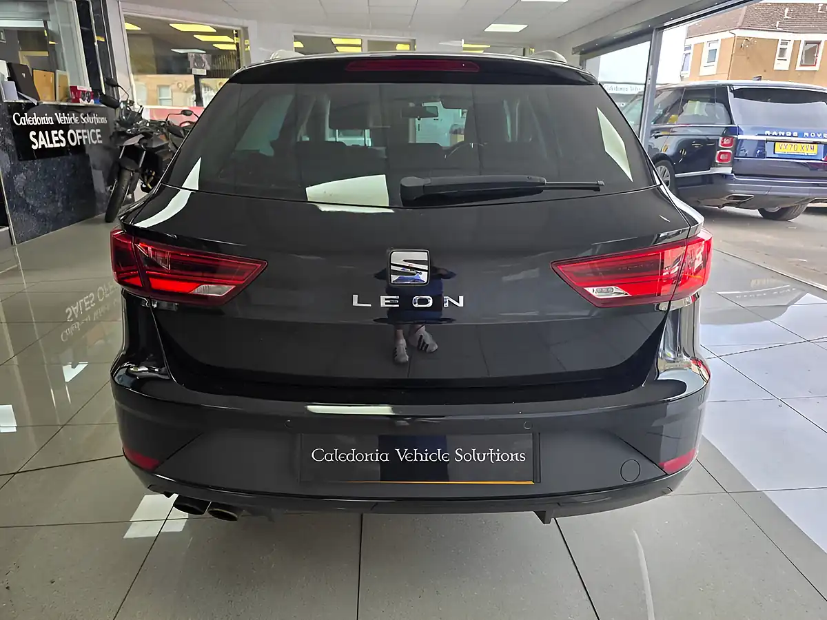 Used 2018 SEAT Leon Fr Technology Black - Interior and Exterior details 17