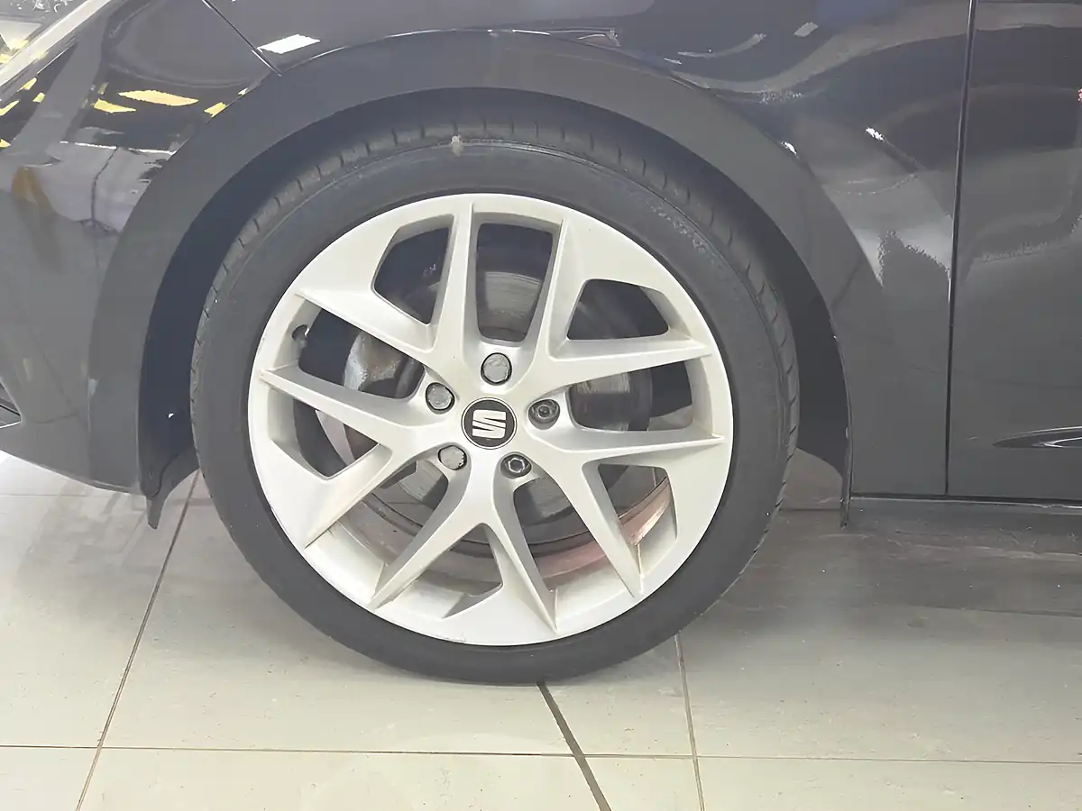 Used 2018 SEAT Leon Fr Technology Black - Interior and Exterior details 18