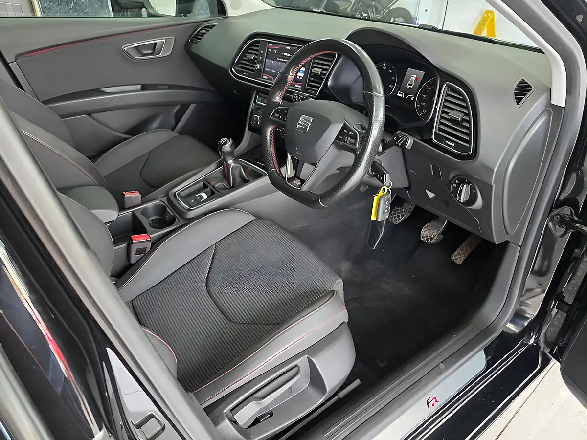 Used 2018 SEAT Leon Fr Technology Black - Interior and Exterior details 5