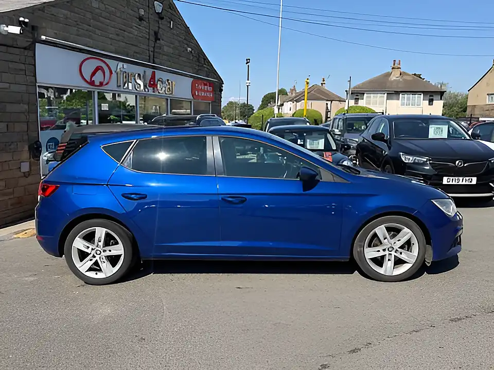 Used 2018 SEAT Leon Fr Technology Blue - Interior and Exterior details 6