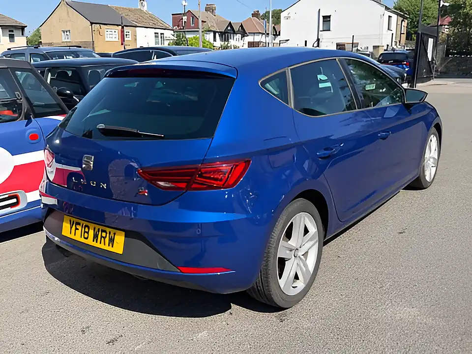 Used 2018 SEAT Leon Fr Technology Blue - Interior and Exterior details 7