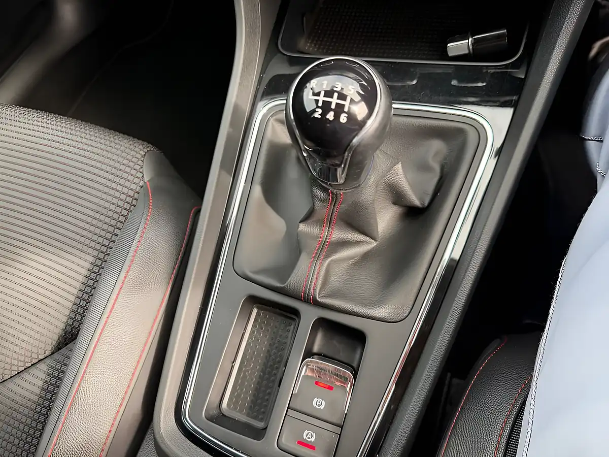Used 2018 SEAT Leon Fr Technology Blue - Interior and Exterior details 6
