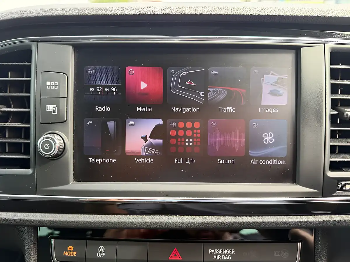 Used 2018 SEAT Leon Fr Technology Blue - Interior and Exterior details 7