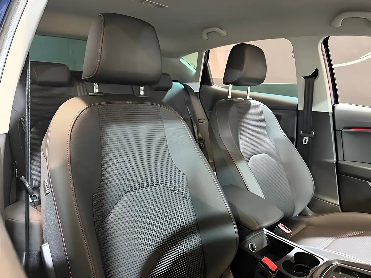 Used 2018 SEAT Leon Fr Technology Blue - Interior and Exterior details 12