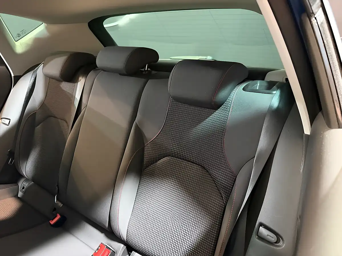 Used 2018 SEAT Leon Fr Technology Blue - Interior and Exterior details 14