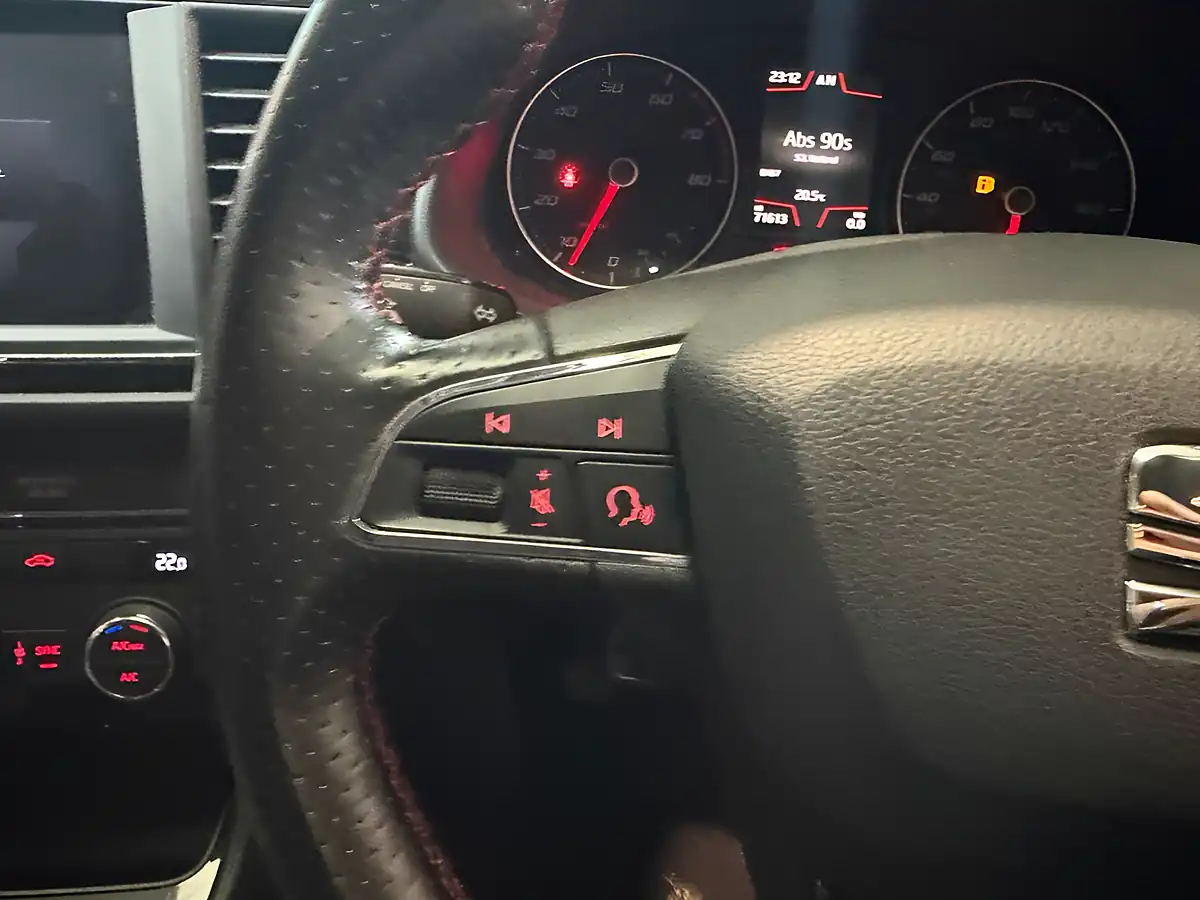 Used 2018 SEAT Leon Fr Technology Blue - Interior and Exterior details 17