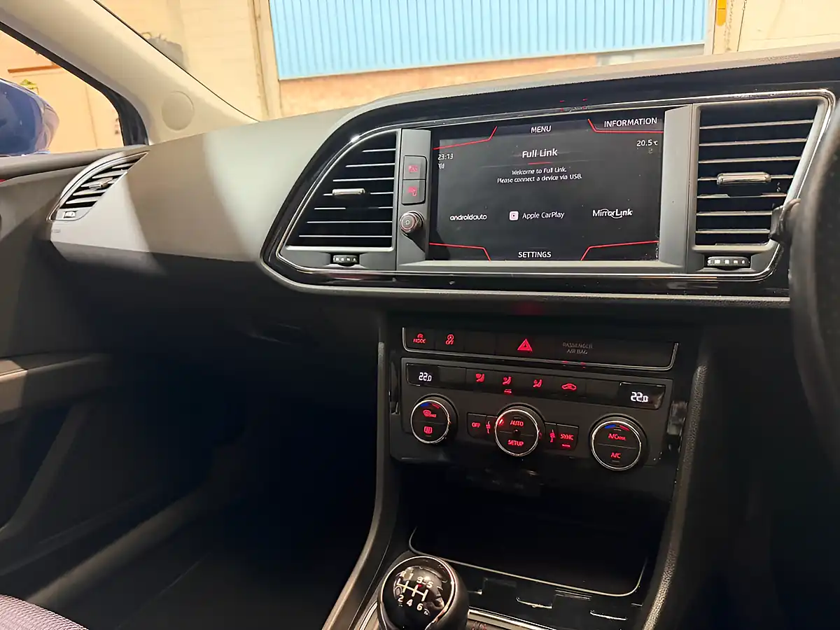 Used 2018 SEAT Leon Fr Technology Blue - Interior and Exterior details 18