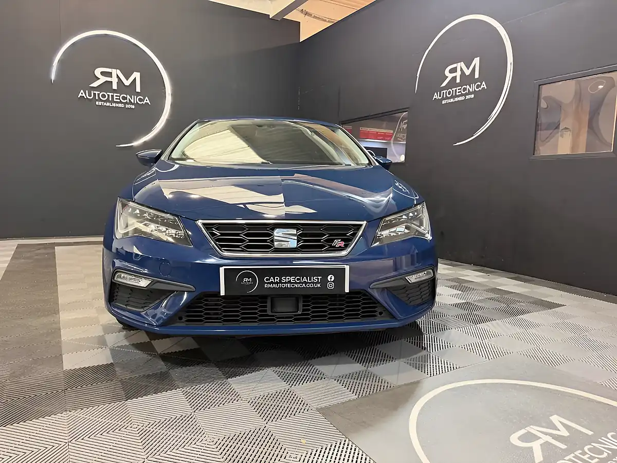 Used 2018 SEAT Leon Fr Technology Blue - Interior and Exterior details 3