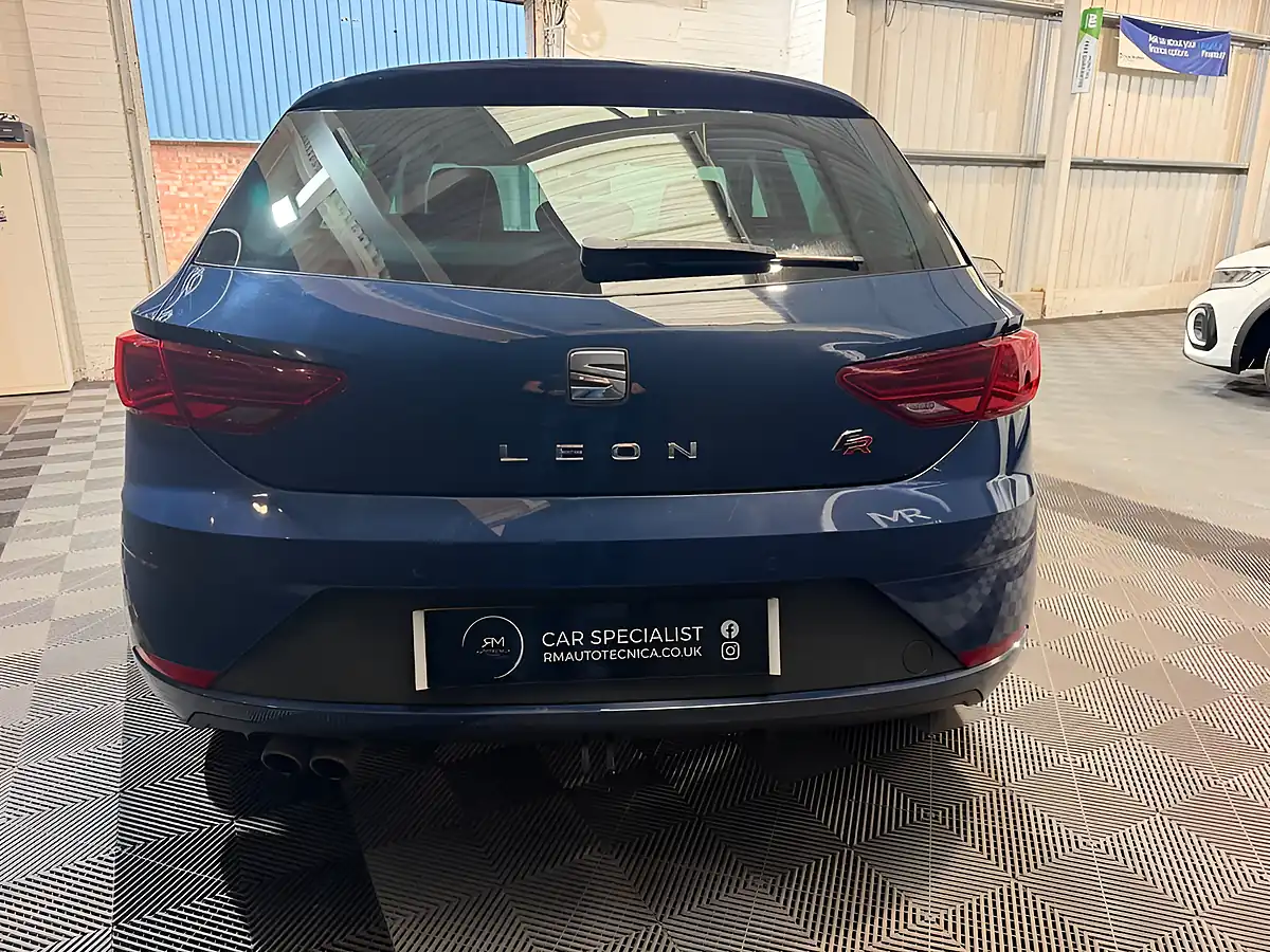 Used 2018 SEAT Leon Fr Technology Blue - Interior and Exterior details 8
