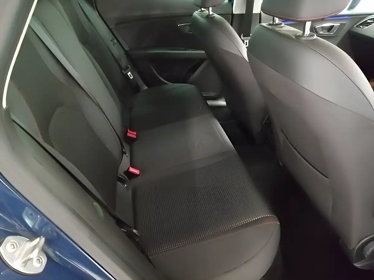 Used 2018 SEAT Leon Fr Technology Blue - Interior and Exterior details 10