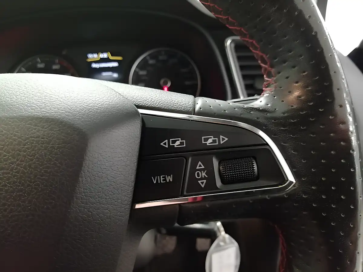 Used 2018 SEAT Leon Fr Technology Blue - Interior and Exterior details 9