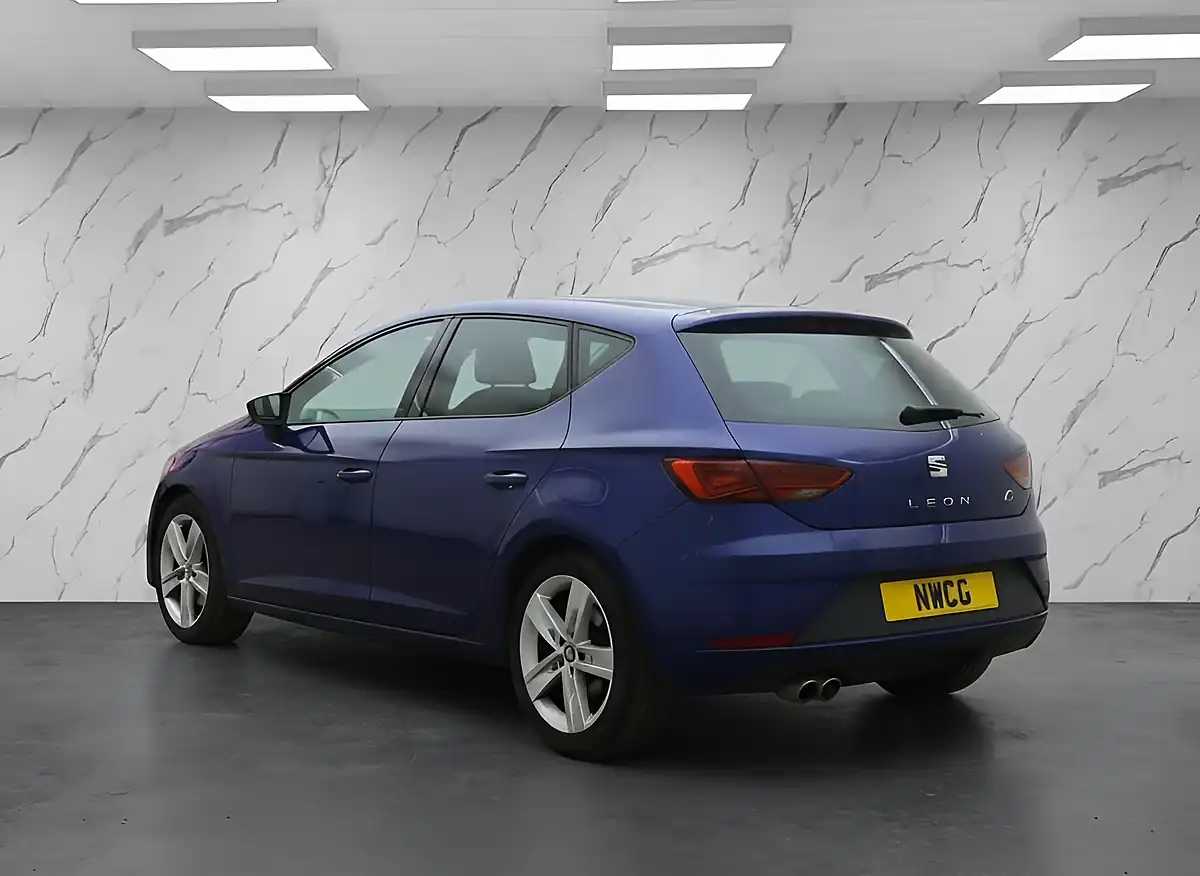 Used 2018 SEAT Leon Fr Technology Blue - Interior and Exterior details 3