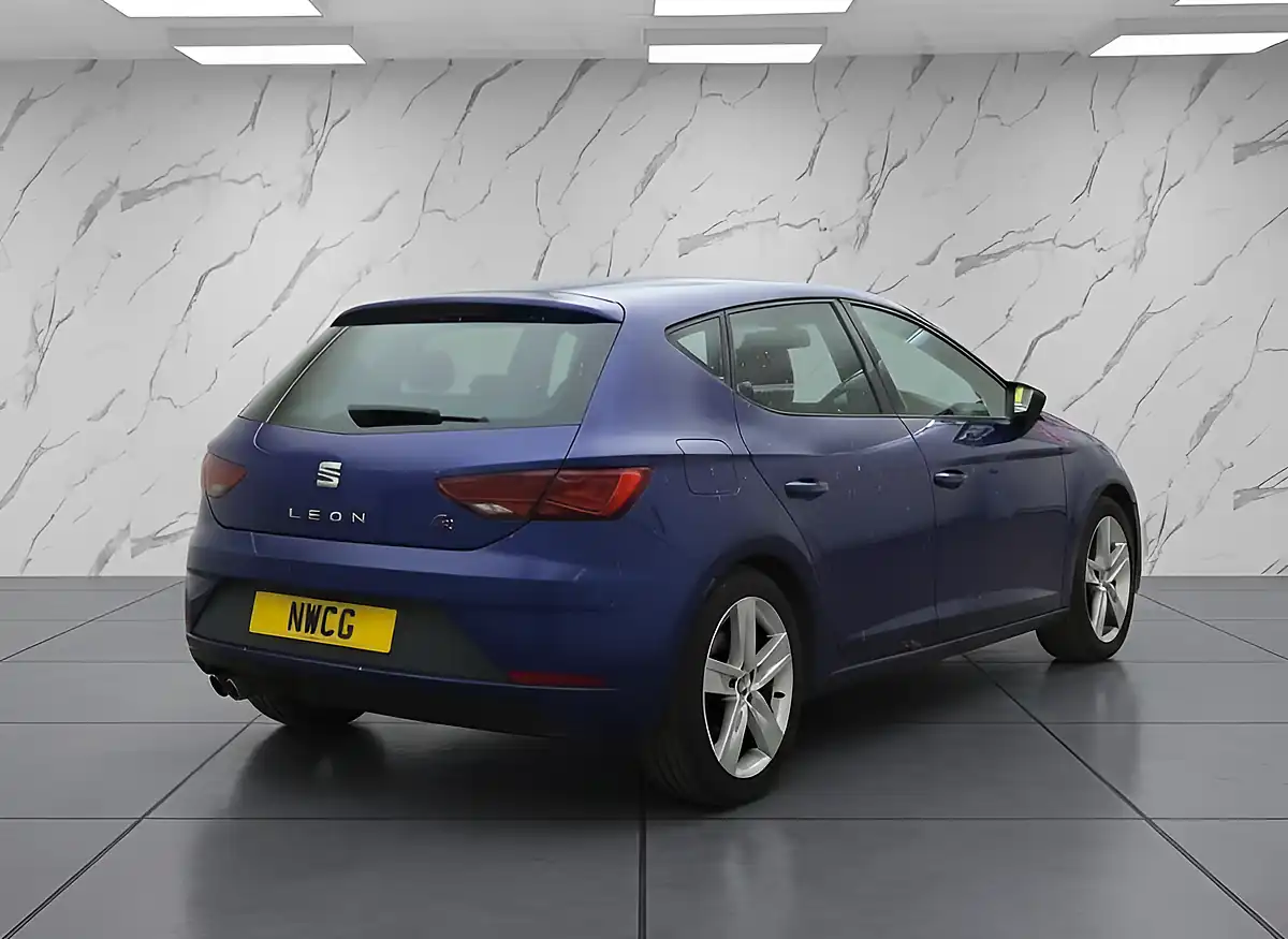 Used 2018 SEAT Leon Fr Technology Blue - Interior and Exterior details 4