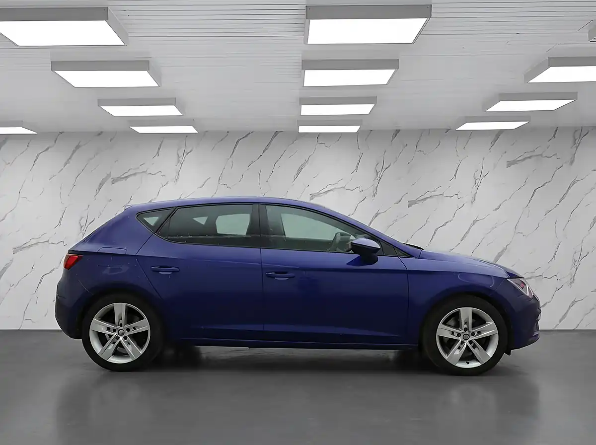 Used 2018 SEAT Leon Fr Technology Blue - Interior and Exterior details 5